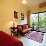 Holo Conic House Hanoi - Serviced Homestay